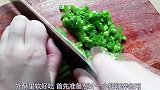 告诉你一个快速做油条的方法，15分钟就能搞定，蓬松酥脆