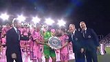 捧杯时刻!梅西和队友一同捧起支持者盾冠军奖盘