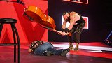 WWE-18年-RAW第1290期：斯特劳曼罕见献唱 巨型乐器砸爆山姆森-花絮