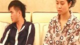 女董事长穿旧衣回家，被重男轻女的妈妈和哥哥嫌弃，真令人心寒！