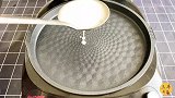 煎饼怎样做才柔软筋道原来面粉比例有讲究，调对了比买的还好吃