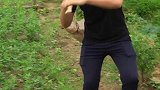 两个衰仔，这下被我抓住了吧！