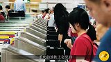 我国“最荒芜”地铁站，出站口杂草丛生，外国人：中国太有钱了