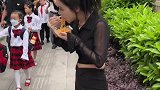 老婆接完孩子，回家后都不愿吃饭