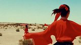 美女穿汉服，在敦煌玉门关打转，这一幕太像仙女了！