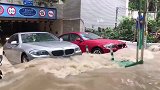 暴雨后的地下车库，逆流的“宝马鱼”！
