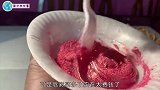 将水晶泥装进灯泡内，变成了一个超美唇彩，朋友看到后抢着要