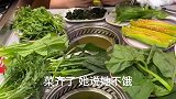 带着相亲对象来吃饭，上完菜她说不饿
