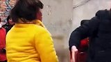 一直以为这种场面只存在大妈之间的比试