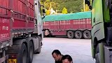 卡车司机干完活后做饭，堪比厨神争霸赛