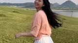小姐姐喜欢夏天，因为夏天可以穿美美的衣服
