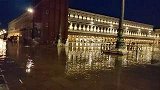 意大利：“水城”威尼斯再被淹，圣马可广场变成池塘