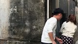 我打了她，她又打了我