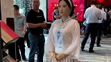这酒店的美女迎宾太厉害了，这是真人还是机器人！真是长见识了
