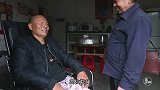 七旬老中医行医47年，自制草药步行出诊，给村民看病分文不收