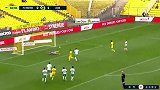 第61分钟南特球员西蒙射门 - 打偏