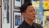 影星吴彦祖造访AC米兰 获赠5号印号球衣