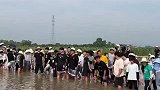 高校农学生实训期间，开展水田趣味运动，欢乐感瞬间拉满