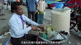 印度银行高管沦落街头，西装革履卖着毛钱小吃，折射印度的现状
