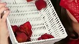 美妆教程：把花瓣贴在嘴上了，竟变成了艺术唇