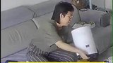 狗子的另类使用方法，无情的垃圾桶套袋机器