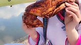 蒙古姑娘今天野炊，大羊排造就完了，网友是我向往的生活！