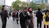 三里屯街拍，初冬的街头风格，小姐姐们各有创意