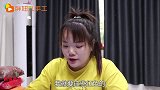 学生和胖妞玩五子棋，胖妞迷惑对手赢了双棋，同学们都甘拜下风