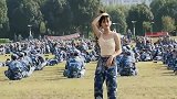 小姐姐军训期间跳了一支舞，直接成了全校的女神了！