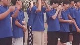 男生做拍手操全程开挂！