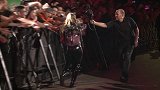 WWE-18年-中国赛：娜塔莉亚登场与现场摔迷亲密互动-花絮