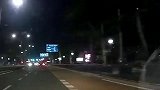 90后开车吵架妻子猛打丈夫大喊一起死算了 话音刚落就翻车
