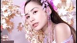 总算知道为什么两大男星能为她打起来了！