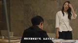 童瑶私服太颠覆，无袖背心配薄纱风衣有个性，涂大红唇霸气似女王