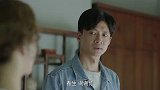 阿姨处处看小伙不顺眼，吐槽他买的点心齁甜不能吃