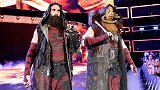 WWE-17年-SD第953期：双打赛蛮力兄弟VS热血兄弟-单场