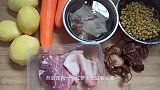 土鱿猪展老火汤，靓汤好润汤渣也好味，圣诞快乐