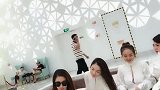 小姐姐们真会穿，一身白色装扮+高跟鞋，女神范十足！