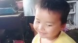 小侄子对口型表演充满了喜感，长大后肯定不愁找媳妇！