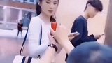 小伙大胆求爱，网友：这朋友真是神助攻！