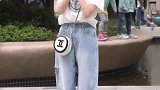 小姐姐俏皮可爱的笑容，让所有的男生都毫无抵抗力吧