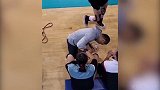 心疼!朱婷右手腕伤势揪心 赛前里三层外三层包裹严实