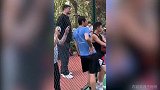 篮球版不懂球的胖子？姚明野球场边观战 网友：好怕他说加一拨啊
