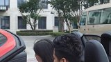 两个人在一起就是互相包容