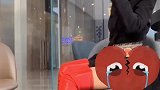 单身女青年一定不要买这双靴子 因为一个人脱不下来
