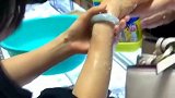 这就是常说的营销策略，玉镯讲究的就是缘分，这估计只能砍手了