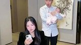 这就是爸爸带的娃，即使是女儿也不例外，网友果然男人都这德行！