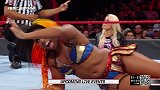 WWE-18年-RAW第1321期：女子双打赛 沐恩&贾克斯VS米琪&福克斯-单场