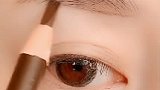 教你这样画眉框 先画一条眉底线就简单多了