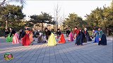 玲珑广场舞《我的九寨》，偶尔的小差错妙趣横生，队员都笑出声了